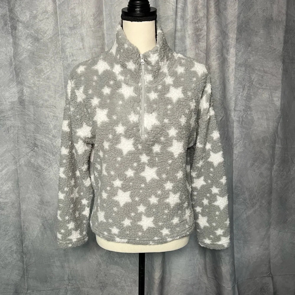 Love + Joy Gray and White Star 1/2 Zip Long Sleeved Cropped Fleece - size Medium